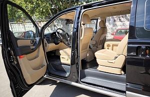 HYUNDAI GRAND STAREX трансформер черный бежевый салон