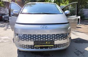 3882 HYUNDAI STARIA    4WD